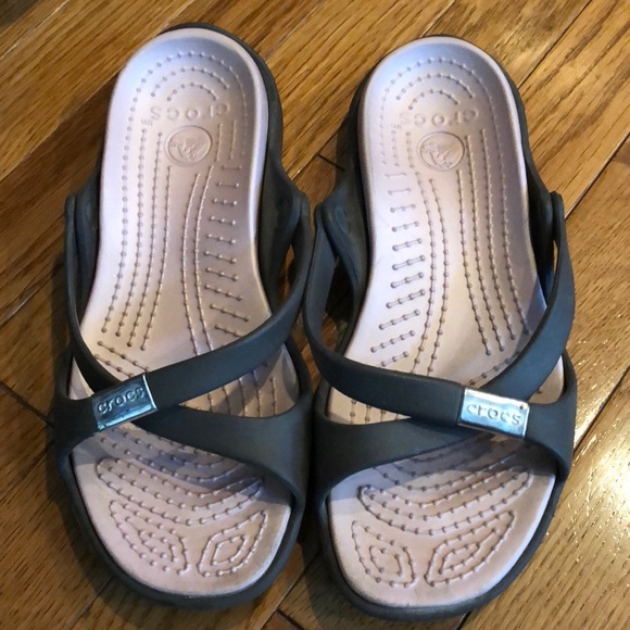 crocs criss cross sandals